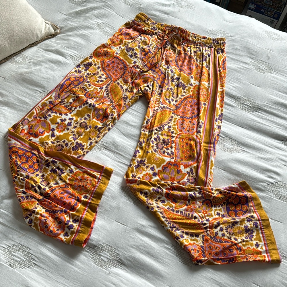 NWOT Rachel Zoe Resort Flowy Pants w/ drawstring and elastic waist